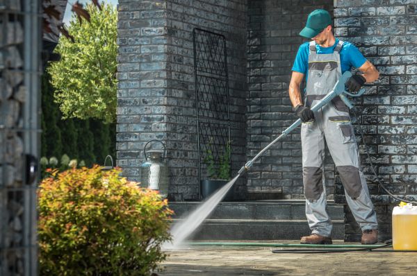 Outside House Cleaning in Melbourne