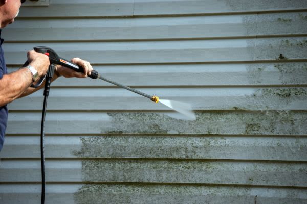 Cost of Vinyl Siding Power Washing in Melbourne