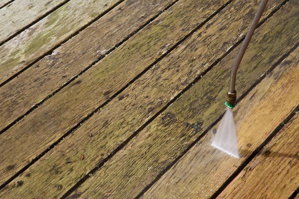 Cost of Deck Mold Removal in Melbourne